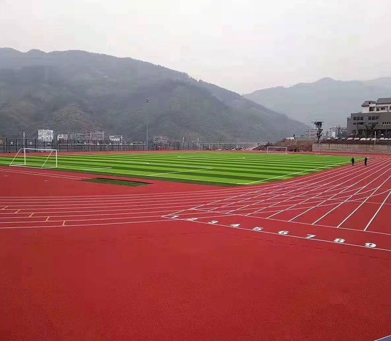 足球場(chǎng)，跑道